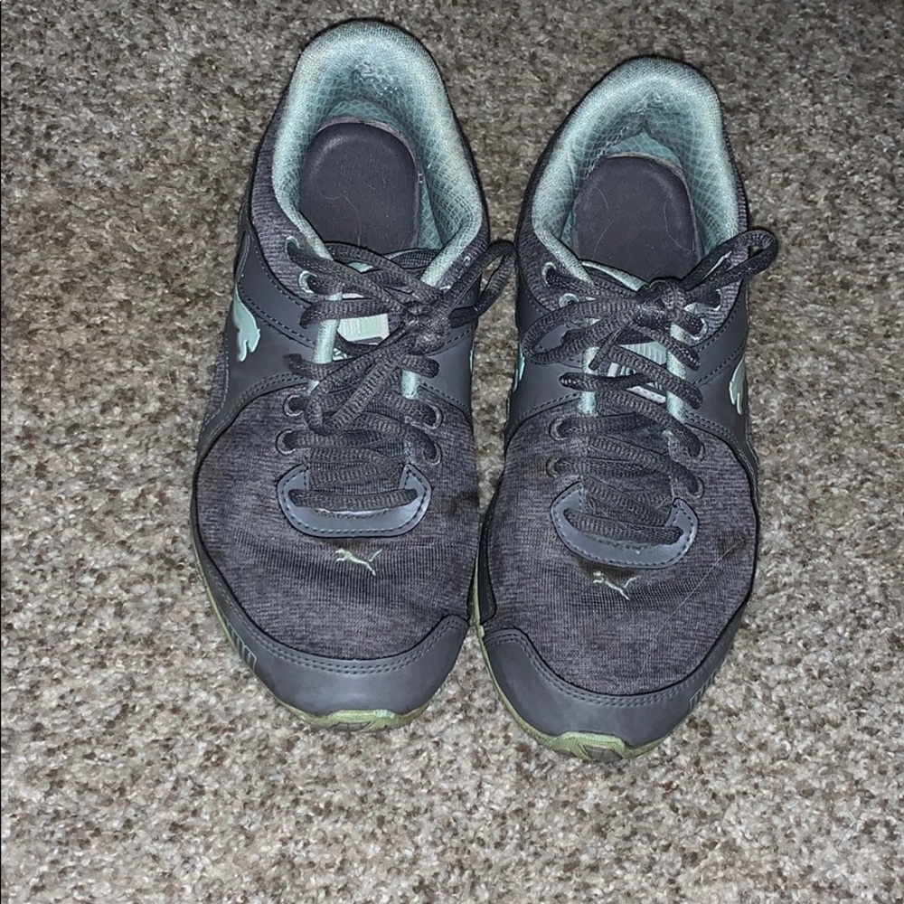 Pumas Grey and Teal Women Running Shoes